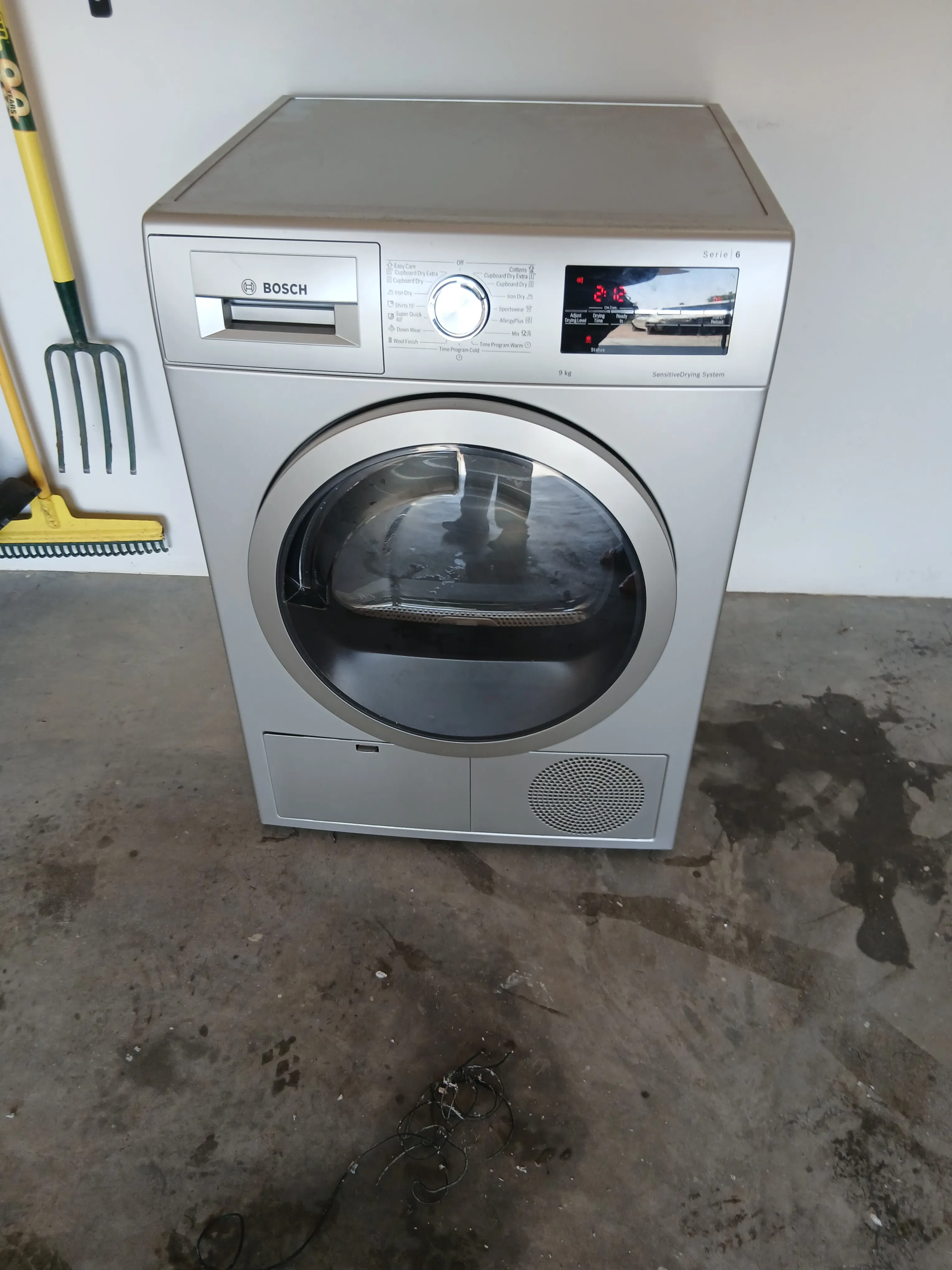 Bosch Serie 6 condenser tumble dryer repaired on-site in Sandton, Gauteng