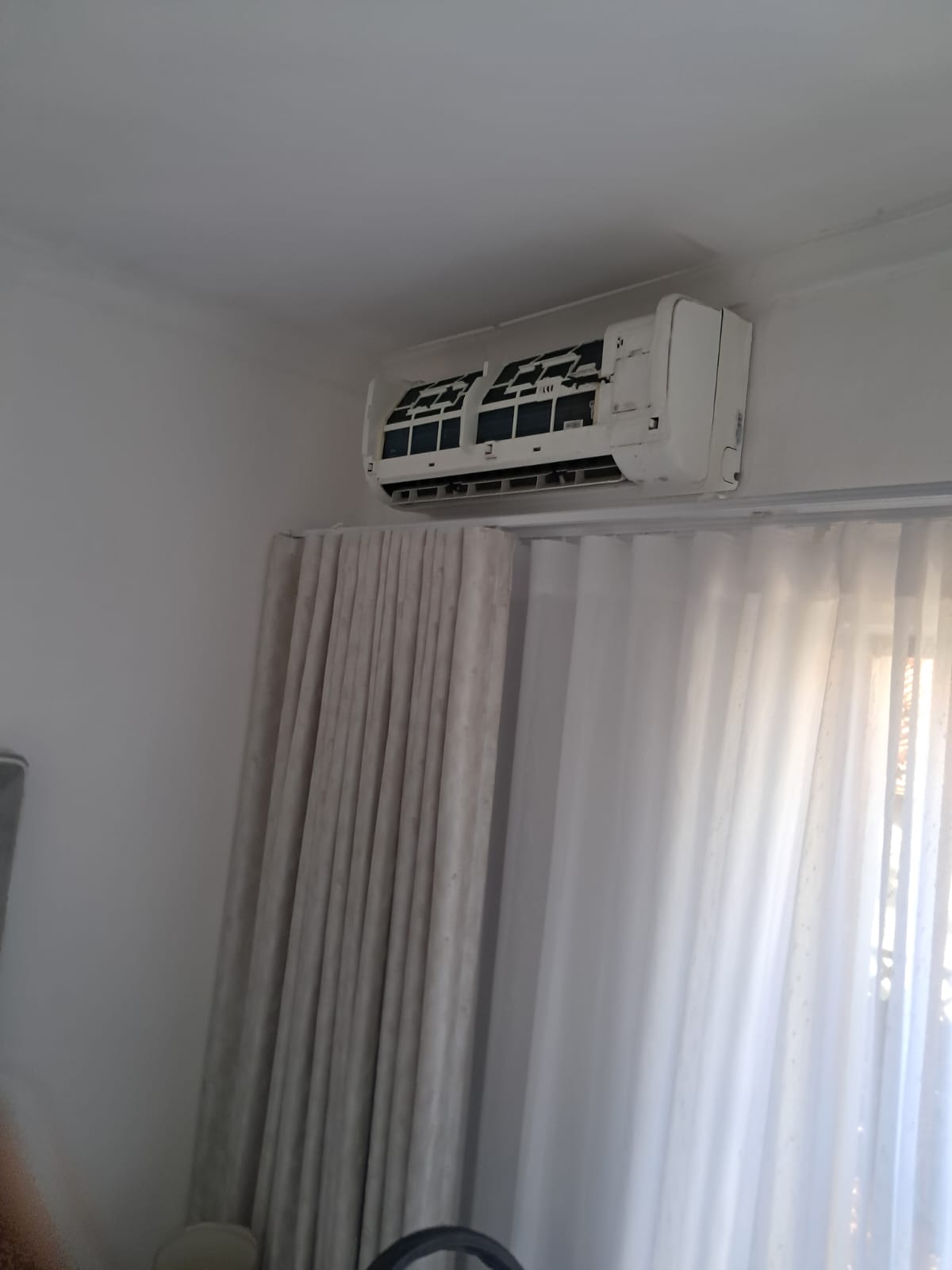 Samsung Digital Inverter aircon opened for a service in Sandton