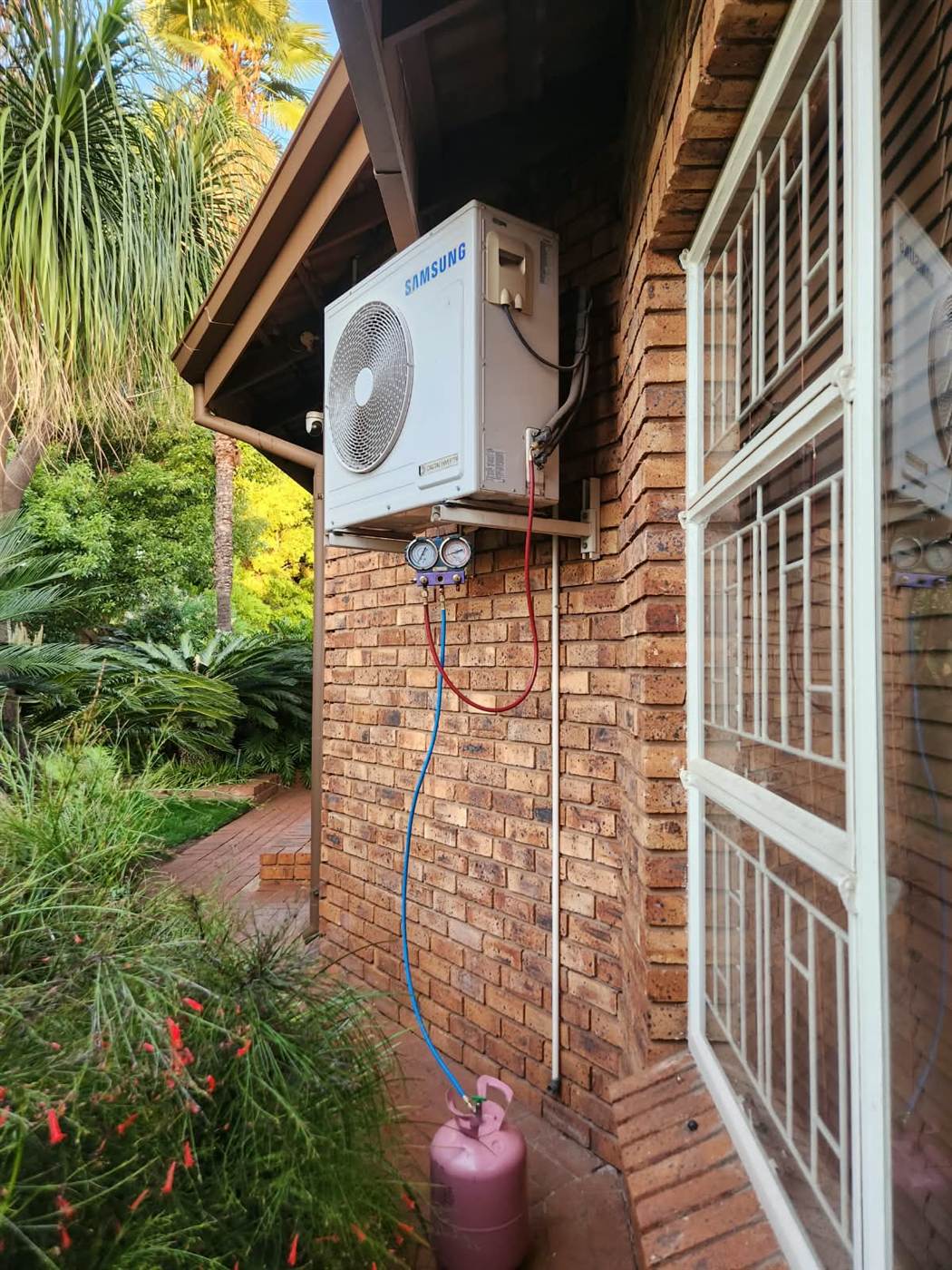 Samsung aircon service and regas in Benoni