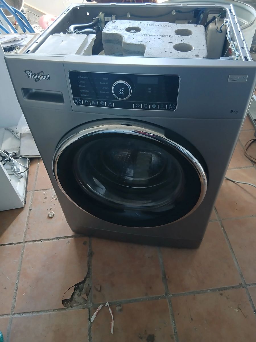 Whirlpool 6th Sense washing machine opened up for a control board replacement in Midrand